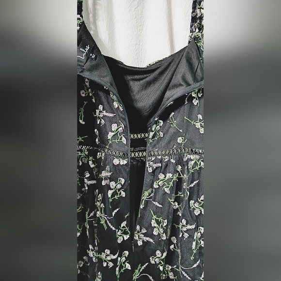 NWOT lulus Radiant Love Black Embroidered Skater Dress Size M - Picture 7 of 13